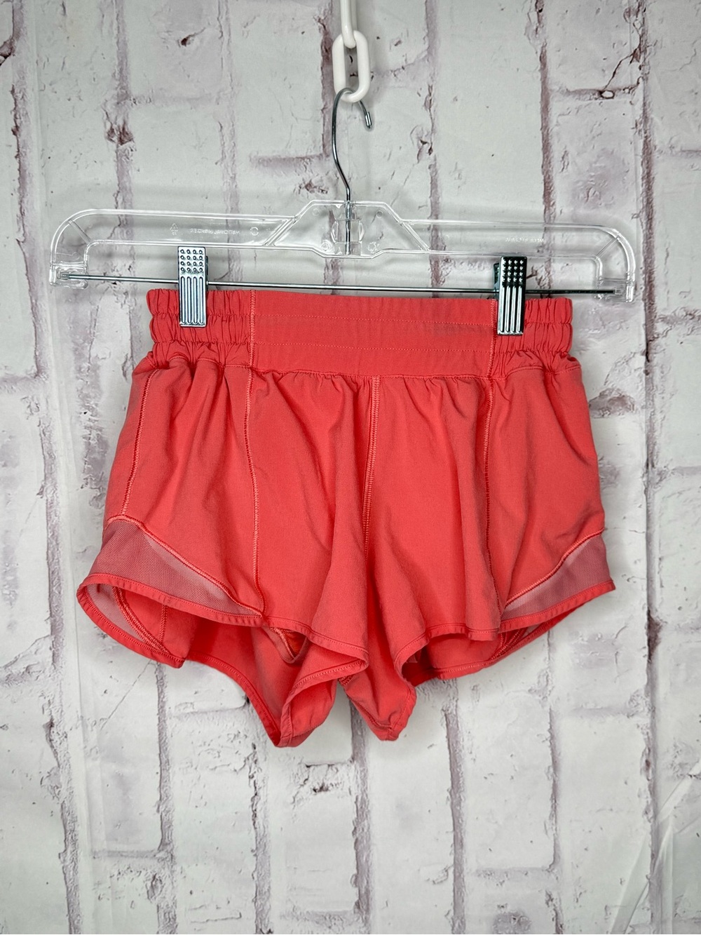 Lululemon Womens Hotty Hot Low Rise Lined Short 2.5” Size 2 Pink Run Gym LW7AUSR